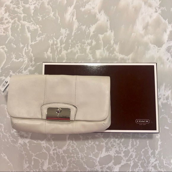 NWT Coach Wristlet! - Picture 5 of 5